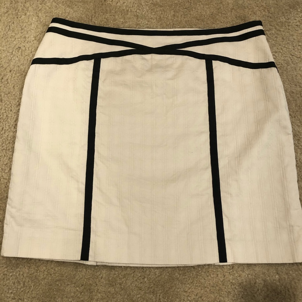 Ann Taylor Cream and Black Pencil Skirt